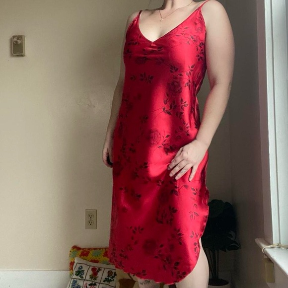 SOLDVintage red floral satin slip dressSOLD - Picture 7 of 8